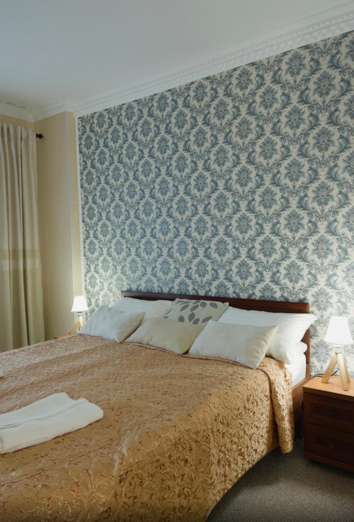 Hotel Three Korony Skhidnytsia Dış mekan fotoğraf