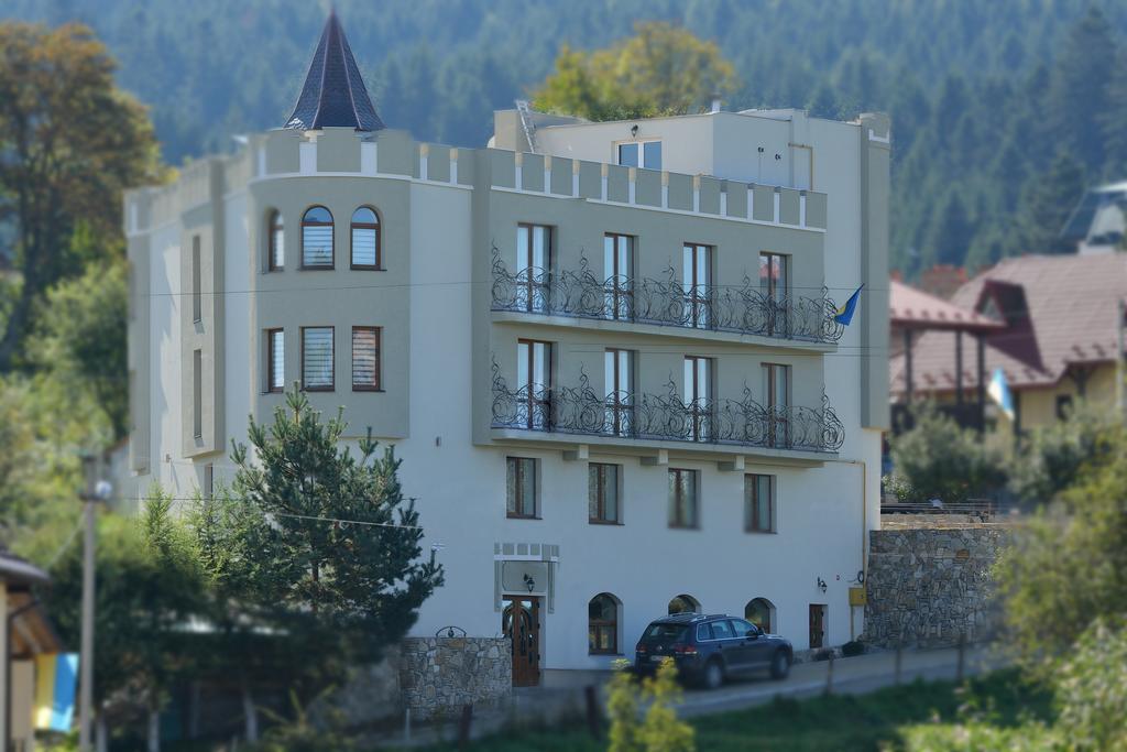 Hotel Three Korony Skhidnytsia Dış mekan fotoğraf